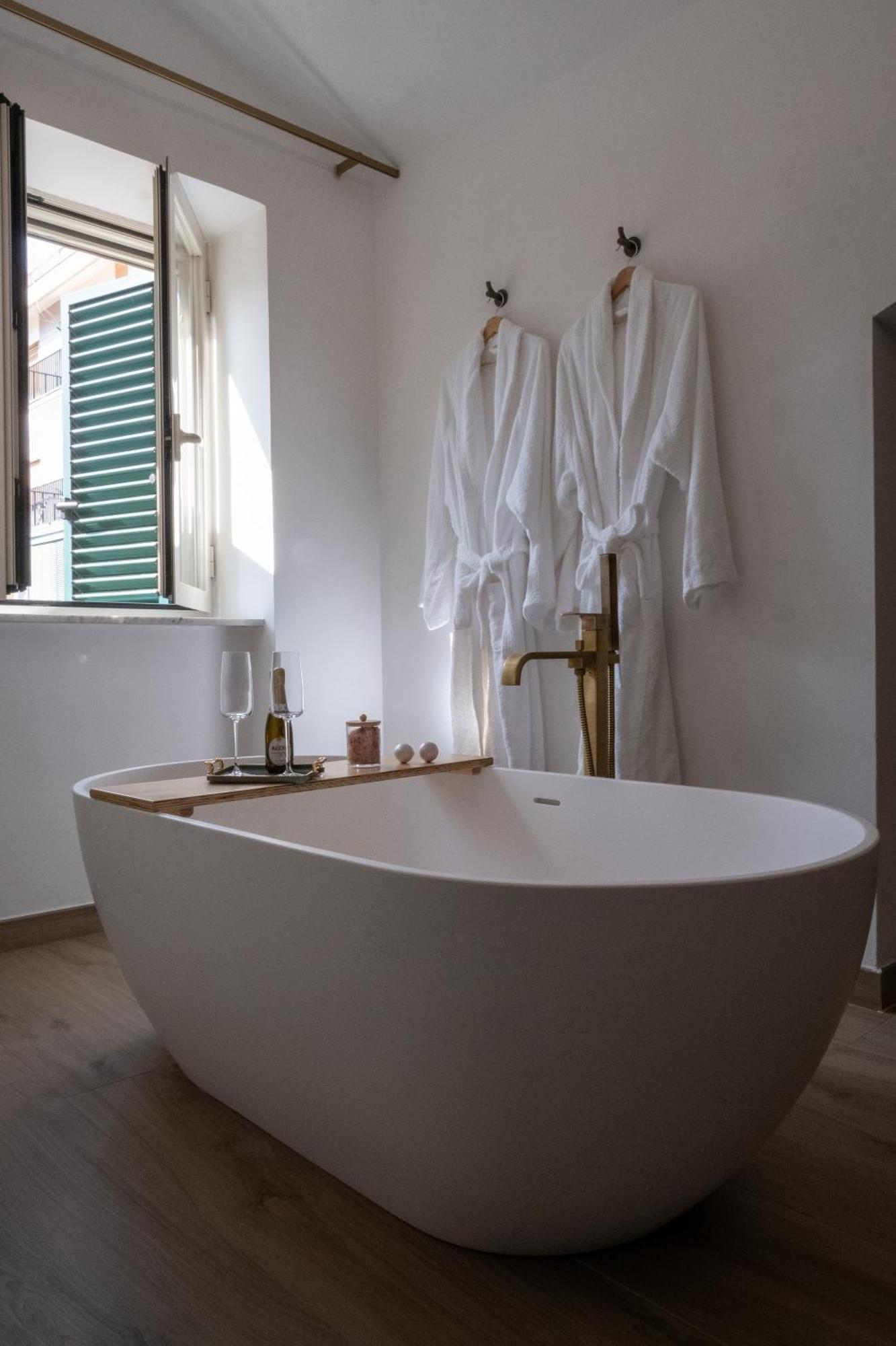 Coraline Deluxe Rooms Castellammare di Stabia Exteriör bild